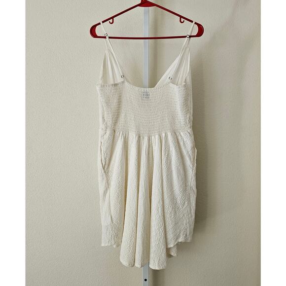 CLEOBELLA Violet Embroidered Spaghetti Strap V-Neck Bow Smocked Mini Dress Sz M - Picture 2 of 16